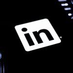 Professionals networking and connecting on LinkedIn to generate warm leads