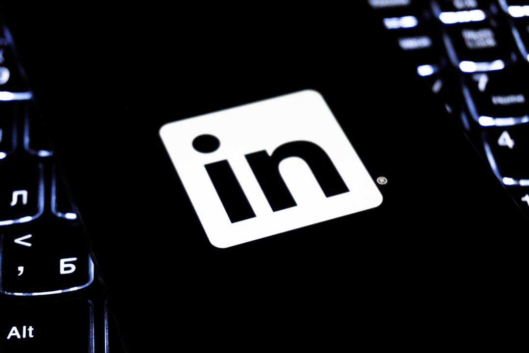 Professionals networking and connecting on LinkedIn to generate warm leads