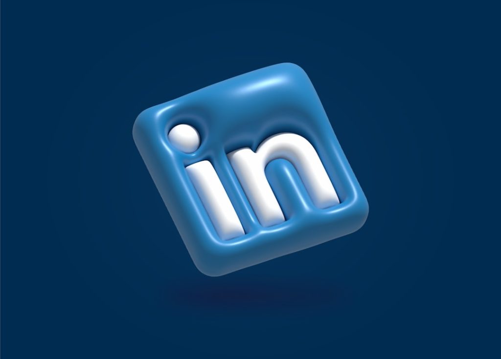 A white linked-chain icon on a blue background, representing LinkedIn, where a comment thread is the link between a stranger and a warm conversation.