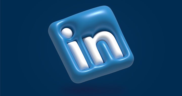 A white linked-chain icon on a blue background, representing LinkedIn, where a comment thread is the link between a stranger and a warm conversation.